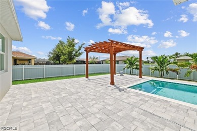 Step into this beautifully designed 3-bedroom + den, 3-bathroom - photo 38