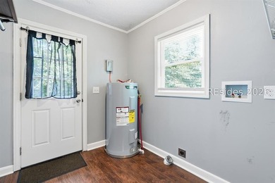 This 1,220-square-foot home in Beaufort offers a rare - photo 11