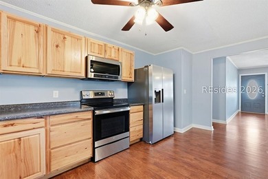 This 1,220-square-foot home in Beaufort offers a rare - photo 12