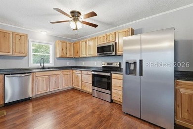 This 1,220-square-foot home in Beaufort offers a rare - photo 13
