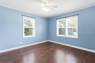 This 1,220-square-foot home in Beaufort offers a rare - photo 15