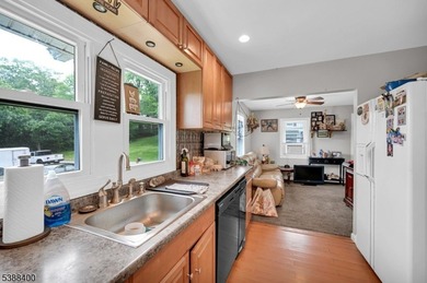 Cozy Upper Greenwood Lake Investment Property! Charming - photo 17