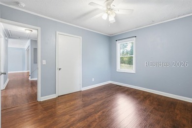 This 1,220-square-foot home in Beaufort offers a rare - photo 17