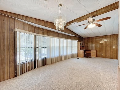 Discover the perfect blend of comfort, convenience, and Florida - photo 8