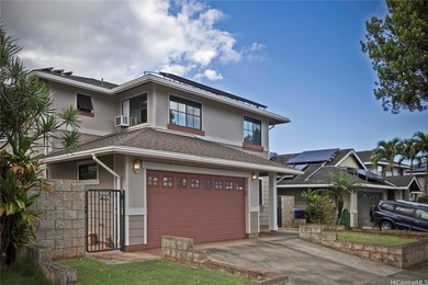 Enjoy the space, comfort, and convenience of Royal Kunia living - photo 1
