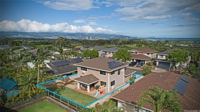 Enjoy the space, comfort, and convenience of Royal Kunia living - photo 2