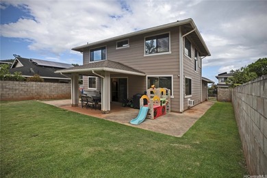 Enjoy the space, comfort, and convenience of Royal Kunia living - photo 4