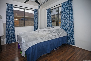 Enjoy the space, comfort, and convenience of Royal Kunia living - photo 9