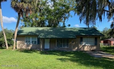 Crystal Lake - Clay County Home For Sale in Starke Florida