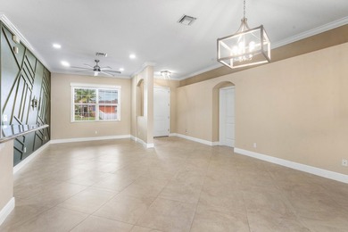 Elevated South Florida living in well appointed 3BR/2BA/2CG pool - photo 11