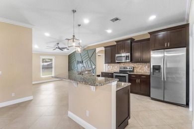Elevated South Florida living in well appointed 3BR/2BA/2CG pool - photo 14