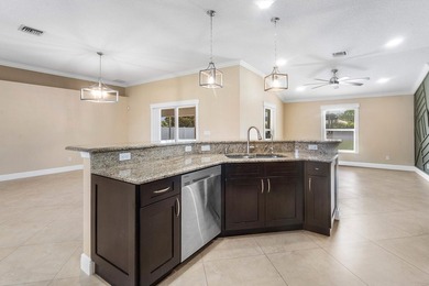 Elevated South Florida living in well appointed 3BR/2BA/2CG pool - photo 16