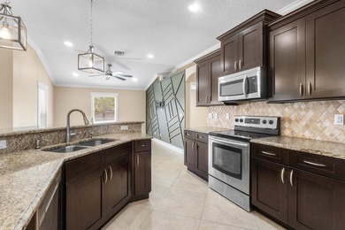 Elevated South Florida living in well appointed 3BR/2BA/2CG pool - photo 17
