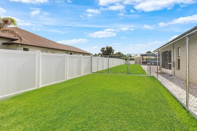 Elevated South Florida living in well appointed 3BR/2BA/2CG pool - photo 32
