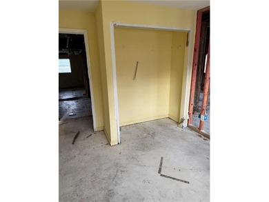 Calling all investors and flippers! This 3-bedroom, 1.5-bath - photo 3