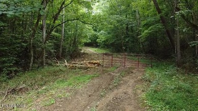 Welcome to an unparalleled 171-acre woodland retreat where - photo 2