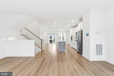 AGENTS - PLEASE VIEW AGENT REMARKS IN BRIGHT MLS. Spacious - photo 4