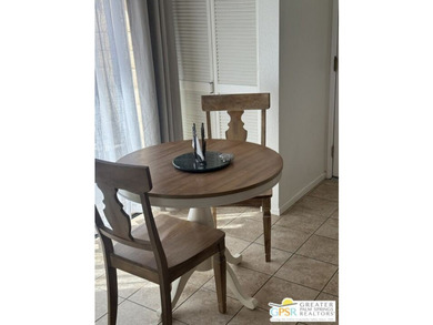 Live on the golf course! Renovated turnkey home overlooking the - photo 5