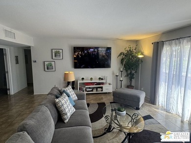 Live on the golf course! Renovated turnkey home overlooking the - photo 7