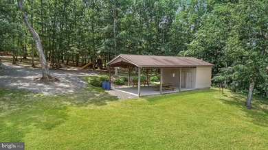 Private residential lake community sitting on 500 wooded acres - photo 3