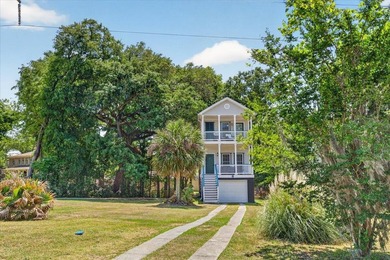 Welcome to this beautifully updated 3 bed/3-full-bath Charleston - photo 2