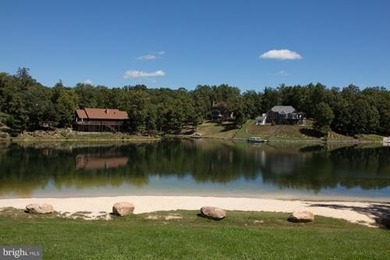 Private residential lake community sitting on 500 wooded acres - photo 2