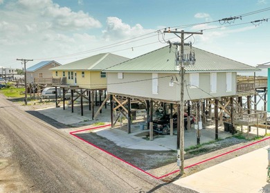 Bulkheaded waterfront very clean camp with open floor plan is