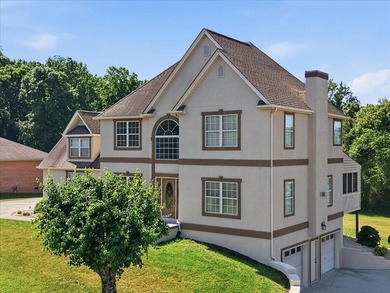 INTRODUCTING 1035 E. Brentwood Dr. in the highly desirable - photo 4