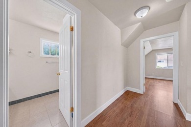 Just a 10 minute walk to the light rail for easy commuting - photo 15