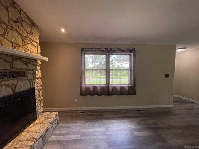 Refreshed, move-in-ready 3-bedroom 2-bath 1260 sq ft home with a - photo 16
