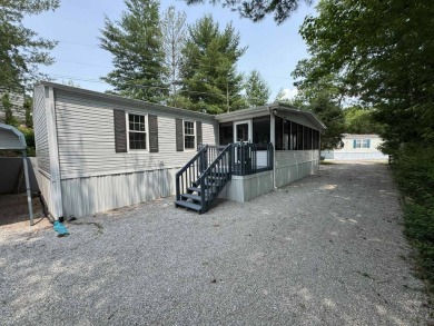 Lake Home For Sale in Byrdstown, Tennessee