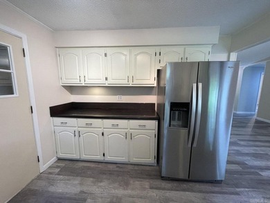 Refreshed, move-in-ready 3-bedroom 2-bath 1260 sq ft home with a - photo 26