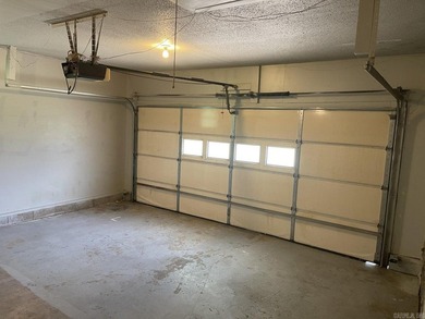Refreshed, move-in-ready 3-bedroom 2-bath 1260 sq ft home with a - photo 27