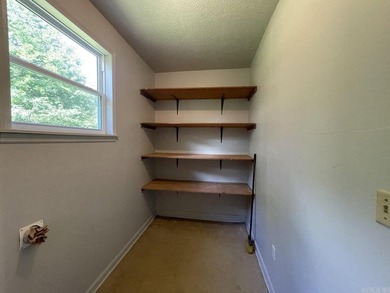 Refreshed, move-in-ready 3-bedroom 2-bath 1260 sq ft home with a - photo 30