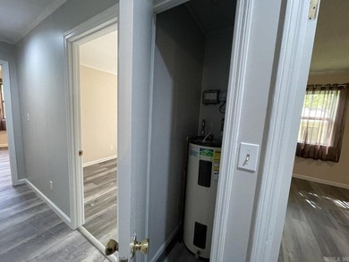Refreshed, move-in-ready 3-bedroom 2-bath 1260 sq ft home with a - photo 36