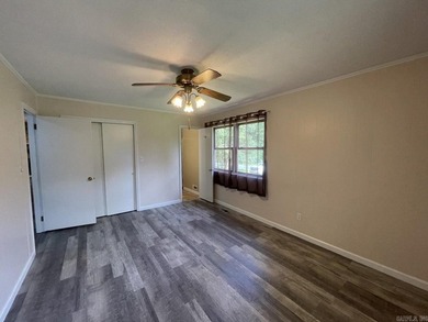 Refreshed, move-in-ready 3-bedroom 2-bath 1260 sq ft home with a - photo 41
