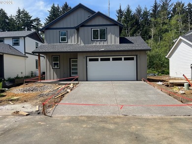 Beautiful new Traditional home backing to serene greenspace - photo 1