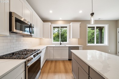 Beautiful new Traditional home backing to serene greenspace - photo 6