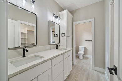 Beautiful new Traditional home backing to serene greenspace - photo 9