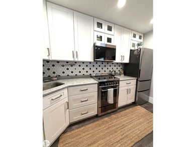 Fort Gratiot, Lake Huron condo. Impeccably remodeled condo in - photo 7