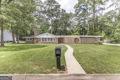 Some homes simply make life easier, and 113 Shadow Lane is one - photo 1