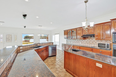 PANORAMIC LAKE VIEWS LOCATED IN COOTS COVE PRICED BELOW APPRAISAL - photo 15