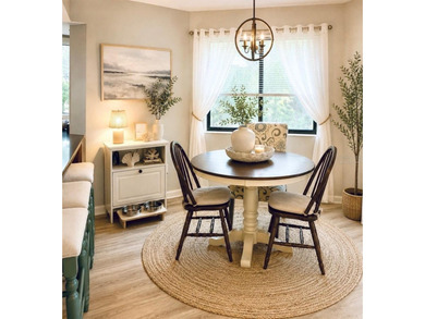 Welcome to easy coastal living at 6 Masters Court, where comfort - photo 4