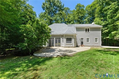 POTENTIAL 1ST FLOOR BEDROOM. Beautifully RENOVATED home - photo 3