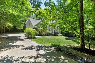 POTENTIAL 1ST FLOOR BEDROOM. Beautifully RENOVATED home - photo 5