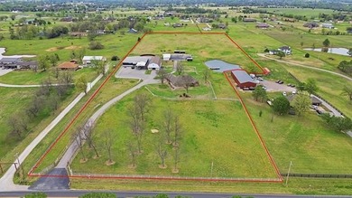 12 Acres m/l, with a Beautiful home featuring a large open plan - photo 6