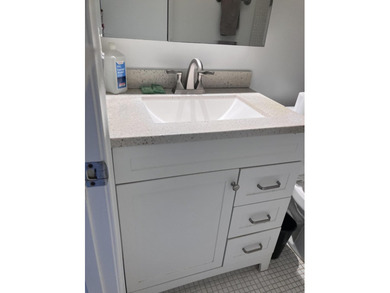 1 Bedroom, 1 Bath, 2nd floor unit. Great refreshed unit, brand - photo 16