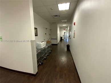 !!!VALUE-ADD MEDICAL OFFICE OPPORTUNITY | FLEXIBLE OCCUPANCY | - photo 18