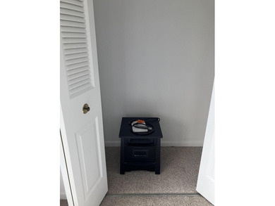 1 Bedroom, 1 Bath, 2nd floor unit. Great refreshed unit, brand - photo 21