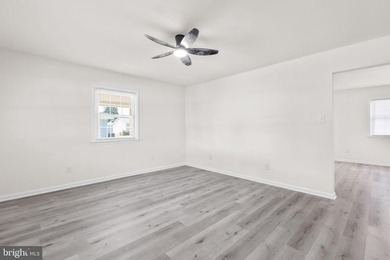 Perfect for Retirees or First-Time Buyers - Water views just - photo 6